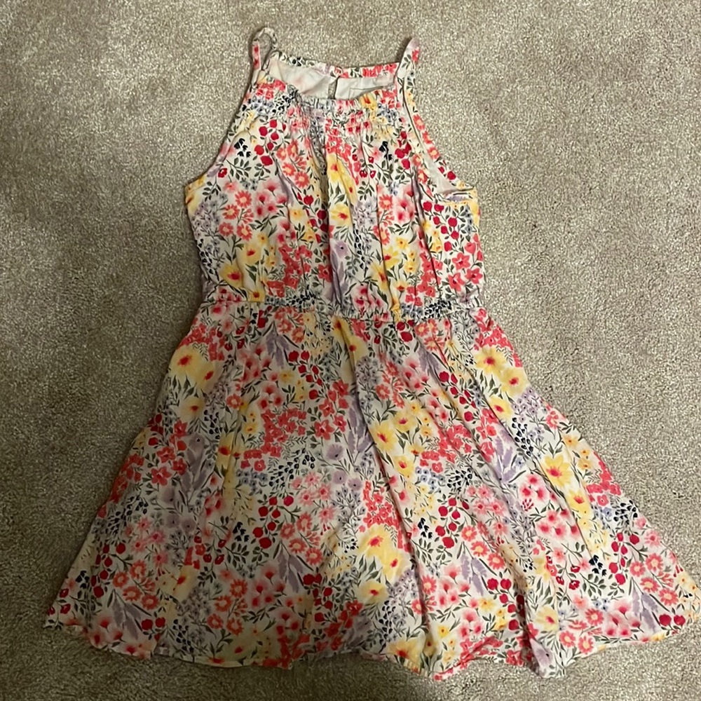 Sweet patterned girls dress
